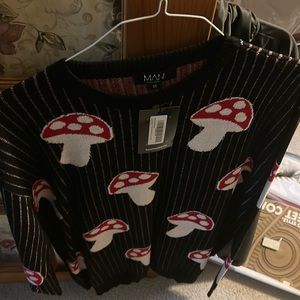 Oversized mushroom sweater, Size M